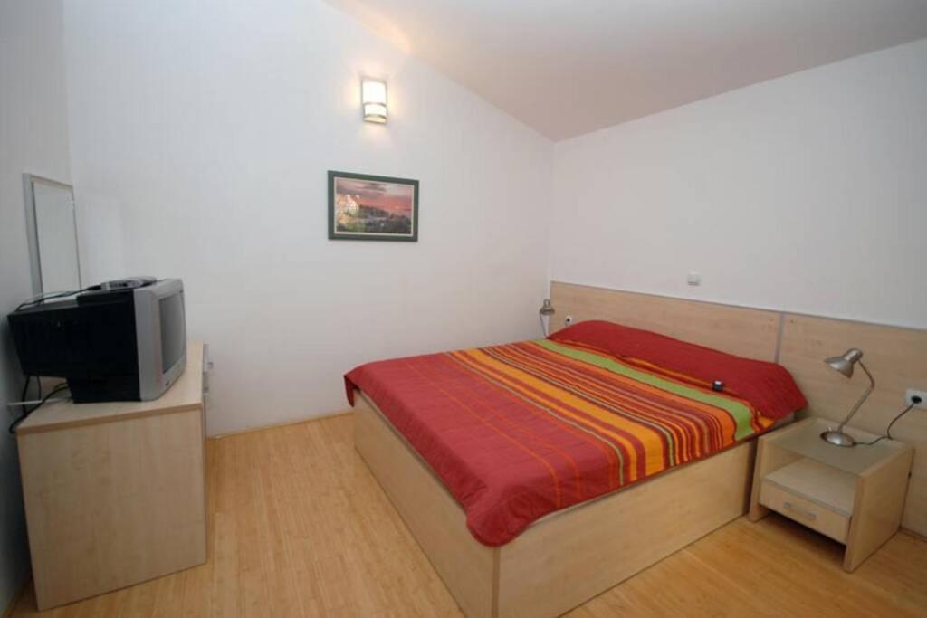 Bmv Room For 2-3 With Greenery View Sveti Stefan Esterno foto